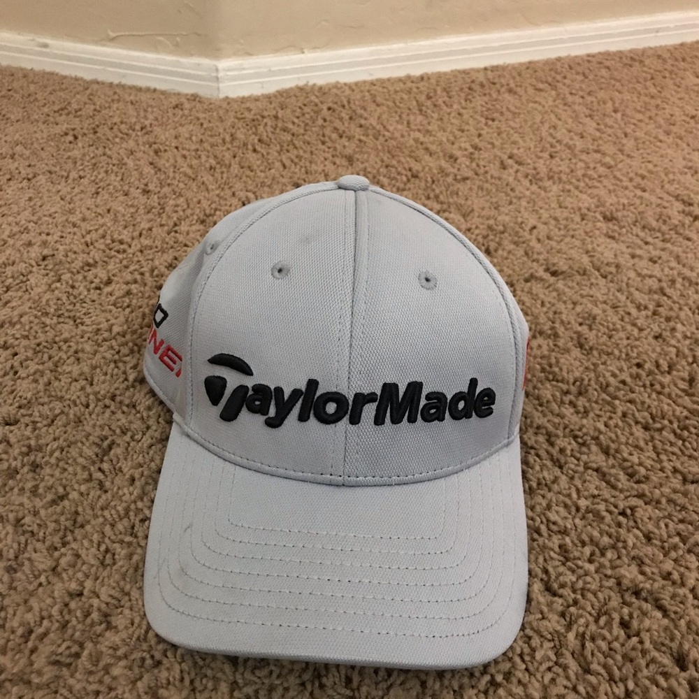Grey Taylormade golf hat